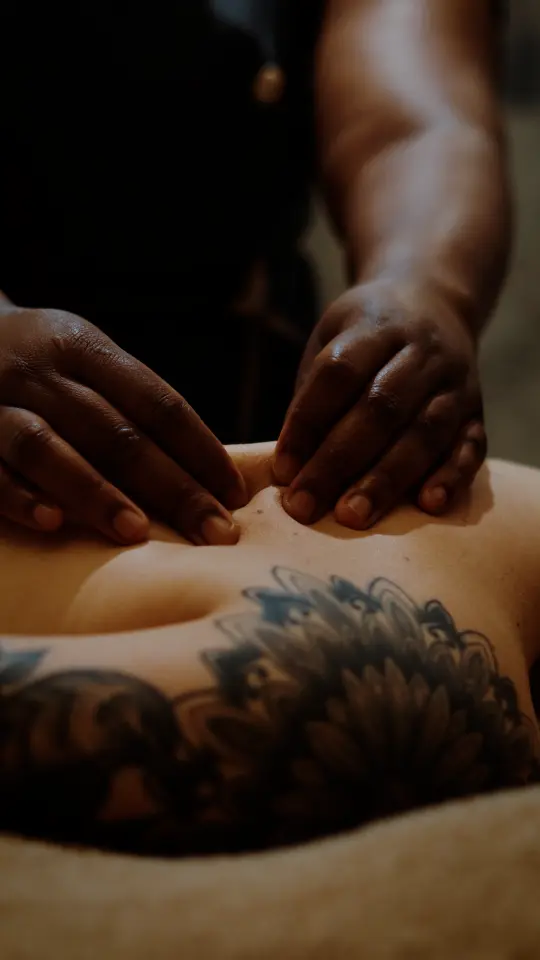 30s Amilda massage Sculpting The Hague Woman massage sculpting
